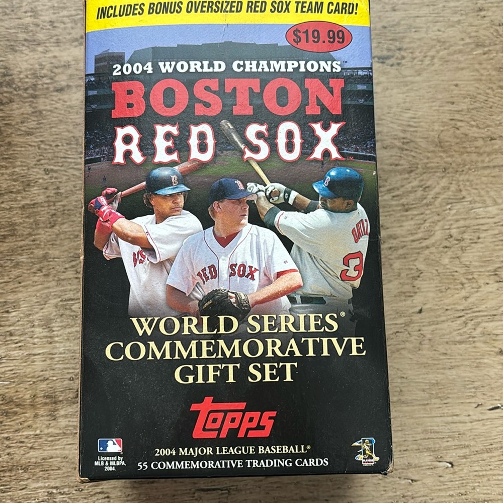Topps 2004 World Champions Boston Red Sox commemorative gift set
